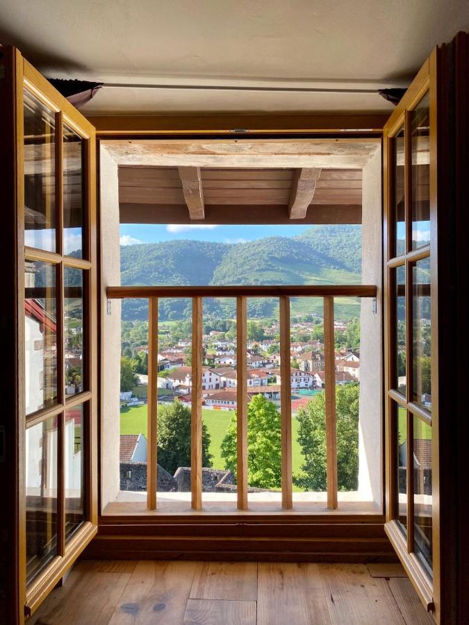 Gite De La Porte Saint Jacques: A Hostel For Pilgrims Exterior photo